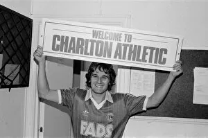 Images Dated 10th November 1982: Charlton Athletics new Danish international signing Allan Simonsen pictured holding