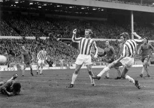 Chelsea v Stoke City 1972 League Cup Final George Eastham scores Stokes second Chelsea v Stoke City 1972 League Cup Final George Eastham scores Stokes second