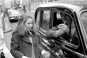 Child: Singer: A London Texi Driver asks Lena for her autograph. March 1975 75-01376-008 Child: Singer: A London Texi Driver asks Lena for her autograph. March 1975 75-01376-008