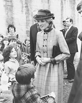 Children from Heathfield School greeting Princess Diana as she arrives at Heathfield Children from Heathfield School greeting Princess Diana as she arrives at Heathfield