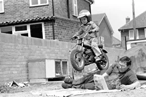 Children: Stunts: Mini-Motorbikes Speed Kids: 4 year old Colin (Evil Children: Stunts: Mini-Motorbikes Speed Kids: 4 year old Colin (Evil