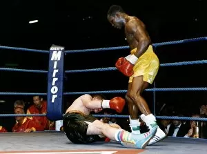 Images Dated 19th May 1993: Chris Eubank Boxer knocks out Ray Close in Glasgow during their Fight