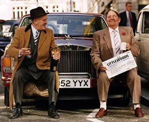 Images Dated 5th December 1992: Christopher Hill Littleswoods pools winner sitting on Rolls Royce car bumper with actor