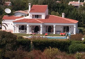 Images Dated 17th August 1993: Cilla Black Aug 1993 TV Presenter and singers holiday Home - House in Spain