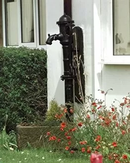 Images Dated 4th May 1999: A circa 1800 water pump in Boat Lane, Catherine de Barnes near Solihull