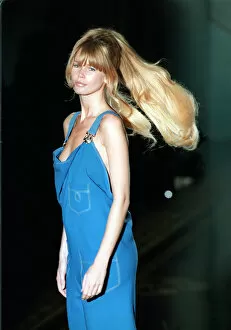 Images Dated 16th January 1994: Claudia Schiffer model Gianni Versace Fashion Show Jan 94 in Paris France wearing a