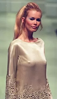 Images Dated 22nd January 1996: CLAUDIA SCHIFFER MODELS VALENTINO IN PARIS