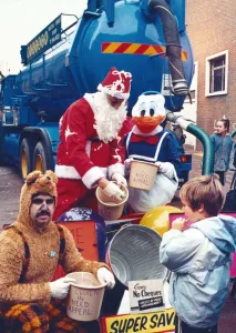 Images Dated 8th November 1989: A Cleveland firm has proved a real sucker for Children in Need