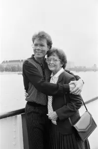 Images Dated 27th August 1987: Cliff Richard at the launch of his new album 'Always Guaranteed'