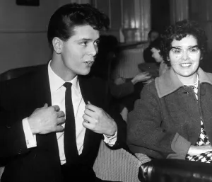CLIFF RICHARD WITH HIS MOTHER DOROTHY WEBB IN 1961 CLIFF RICHARD WITH HIS MOTHER DOROTHY WEBB IN 1961