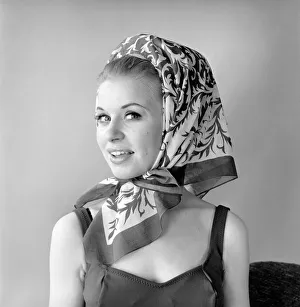 00068 Gallery: Clothing: Fashion: Headscarf. 1966 B1921-009