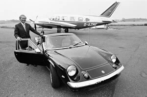 Colin Chapman (l) founder of the sports car company Lotus Cars