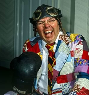 Images Dated 1st April 1986: Comedian Roy Chubby Brown wearing colourful suit April 1986
