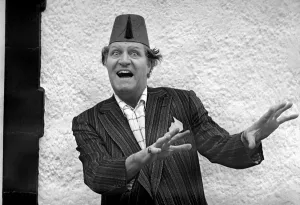 Comedian: Tommy Cooper. January 1975 75-00581-001 Comedian: Tommy Cooper. January 1975 75-00581-001