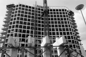 Construction of the new Alpha Tower tower block, headquarters of the commercial Construction of the new Alpha Tower tower block, headquarters of the commercial