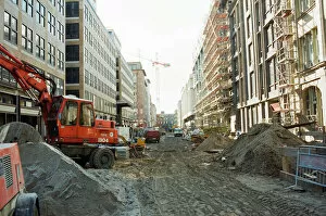 Images Dated 7th April 1995: Construction Work, East Berlin, Germany, 7th April 1995