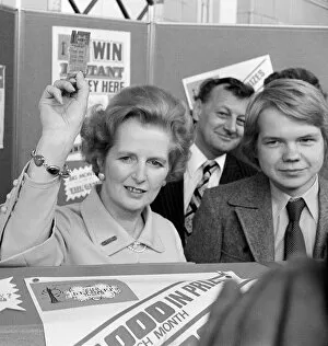 Images Dated 12th October 1977: core49 coress Margaret Thatcher and Oct 1977 William Hague Conservative
