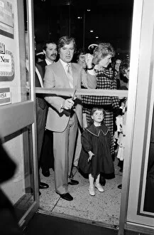 Images Dated 25th May 1985: Coronation Street actor William Roache opening a shop in Bolton with his wife Sarah