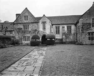 Images Dated 1st February 1975: Cothay Manor, near Wellington, Somerset.. February 1975 75-00699-002
