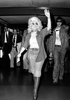 Images Dated 16th May 1977: Country & Western singer Dolly Parton arrving at London Airport. 16th May 1977