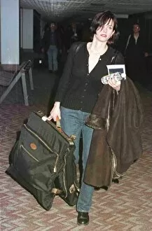 Images Dated 29th January 1998: Courteney Cox Friends actress arriving at January 1998 Heathrow from Los Angeles