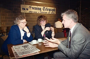 Images Dated 19th June 1991: Coventry Evening Telegraph editor Neil Benson chats with Beryl Baker