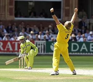 Images Dated 20th June 1999: Cricket World Cup Final 1999 Australia v Pakistan June 1999 Shane Warne of