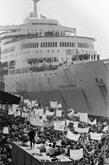 Images Dated 11th July 1982: The cruise ship Canberra arrives back at her berth in Southampton Docks