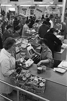 Customers at the checkout counter of the Nottingham Co-Op supermarket. 1st May 1963 Customers at the checkout counter of the Nottingham Co-Op supermarket. 1st May 1963