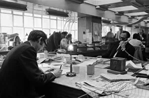 Images Dated 9th December 1970: Daily Mirror editorial floor during a power cut, Holborn, London. 9th December 1970