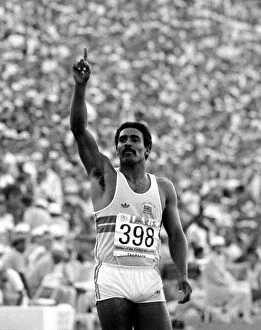 Images Dated 8th August 1984: Daley Thompson after running the 400m at the 1984 Olympics in Los Angeles