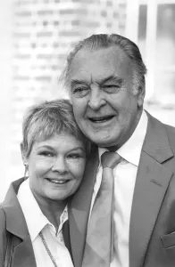 DAME JUDI DENCH ARCHIVE - DAME JUDI DENCH & DONALD SINDEN AFTER RECEIVING BEST ACTRESS DAME JUDI DENCH ARCHIVE - DAME JUDI DENCH & DONALD SINDEN AFTER RECEIVING BEST ACTRESS