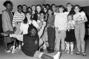Images Dated 26th June 1990: Dance instructor Sarah Sutton is pictured with Wendi Armstrong doing the splits at a