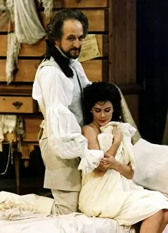Images Dated 19th June 1990: Daniel J Travanti actor with Julie Graham June 1990 in 'Les Liasons Dangereuses'