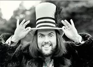 Images Dated 1st April 1985: Dave Hill from the Black Country rock group, Slade. 01 / 04 / 1985