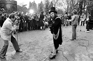 Images Dated 26th January 1984: Dave Hill of Slade filming a new video at Eastnor Castle, near Ledbury. 26th January 1984