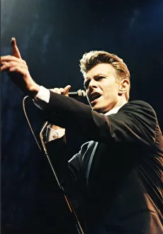 DAVID BOWIE IN CONCERT AT MILTON KEYNES - 5TH AUGUST 1990 DAVID BOWIE IN CONCERT AT MILTON KEYNES - 5TH AUGUST 1990
