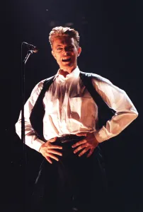 Mirror/1400to1499 01476/david bowie concert milton keynes 5th august Mirror/1400to1499 01476/david bowie concert milton keynes 5th august