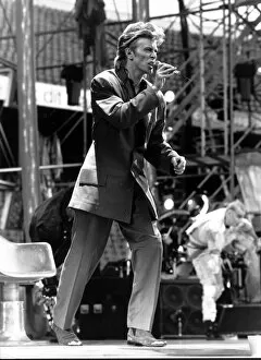 David Bowie in concert at Rotterdam, Netherlands - May 1987 (87/3113)