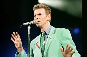 Images Dated 20th April 1992: David Bowie performing at The Freddie Mercury Tribute Concert for Aids Awareness