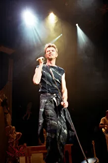 Images Dated 21st November 1995: David Bowie performing at the NEC, Birmingham. Outside Tour. 21st November 1995