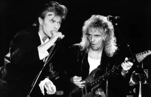 Images Dated 21st March 1987: David Bowie playing a secret concert in a tiny old time music hall before 150 people