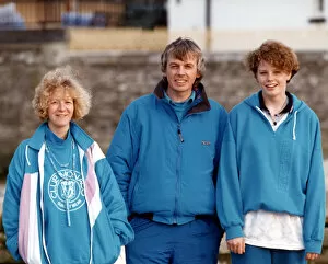 Images Dated 1st May 1991: David Icke, former TV Sports Presenter and a founder of the Green Party with daughters