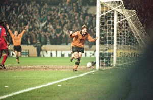Images Dated 22nd March 1995: David Kelly celebrates his goal against Crystal Palace in the FA Cup