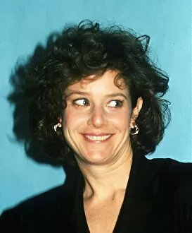 Images Dated 1st May 1991: Debra Winger actress from 1991