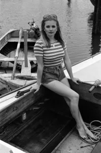 00876 Gallery: Denise Perry, Glamour Model, 11th June 1976