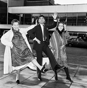 Derek Nimmo with Peggy Mount (left) and Paula Wilcox leaving Heathrow Airport for