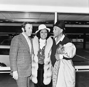 Images Dated 6th January 1973: Diahann Carroll, American Singer and Actress, at London Heathrow Airport