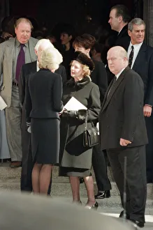 Conservative Gallery: Diana Donovan the widow of photographer Terence Donovan talking to Margaret Thatcher at