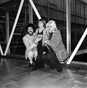 Diana Dors and Family. December 1975 76-00006-001 Diana Dors and Family. December 1975 76-00006-001